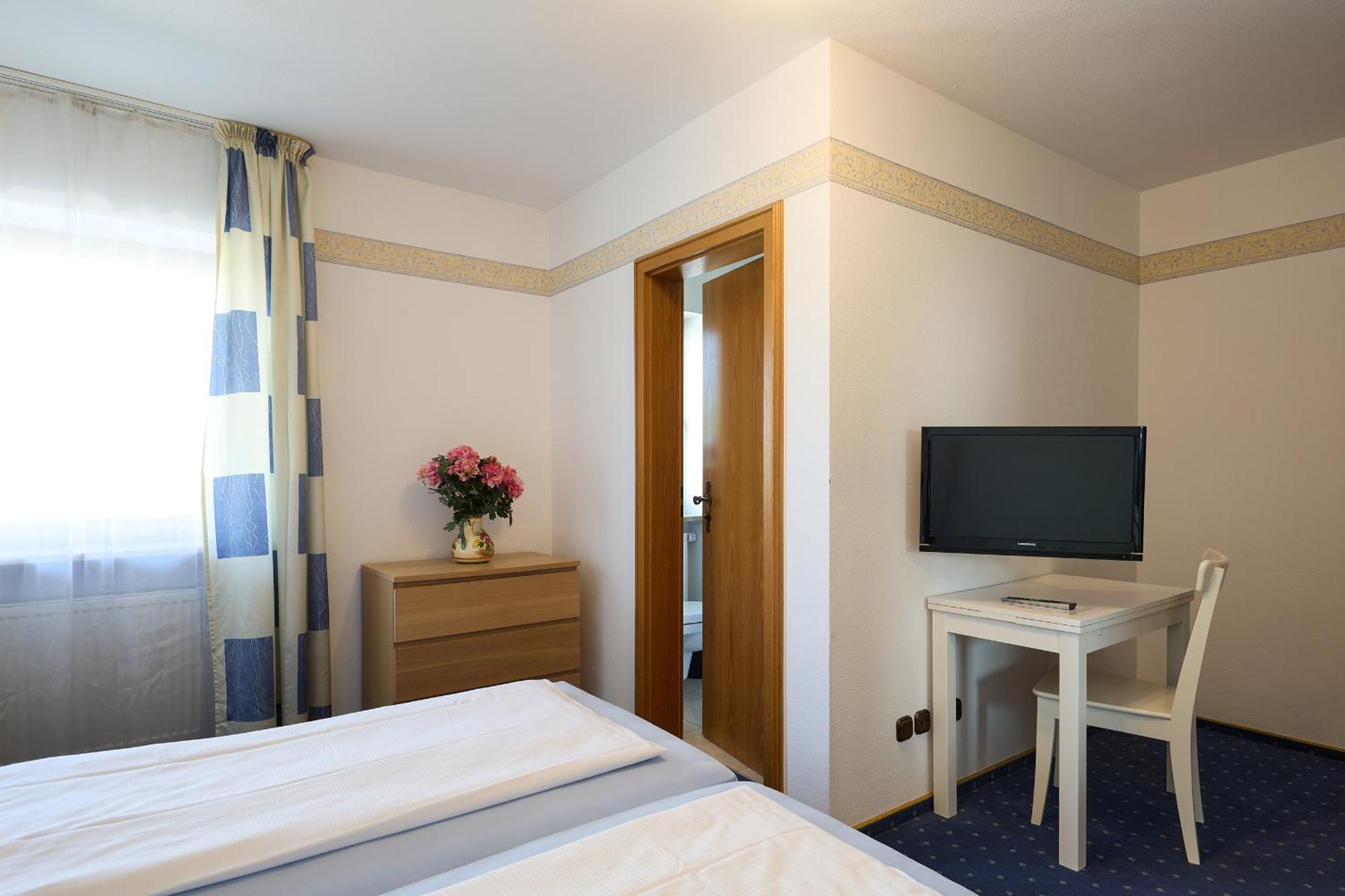 Hotel Garni Demmel Брукмюль Экстерьер фото