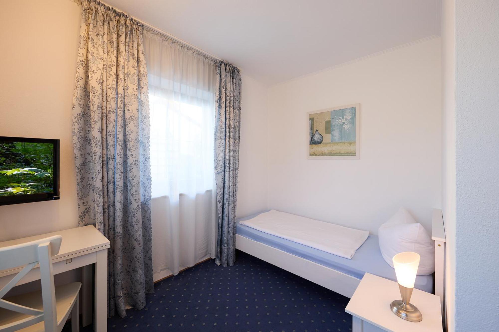 Hotel Garni Demmel Брукмюль Экстерьер фото